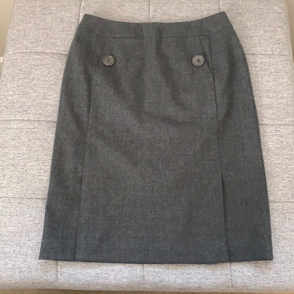 Talbots Gray Wool Skirt Button Close Pockets 6